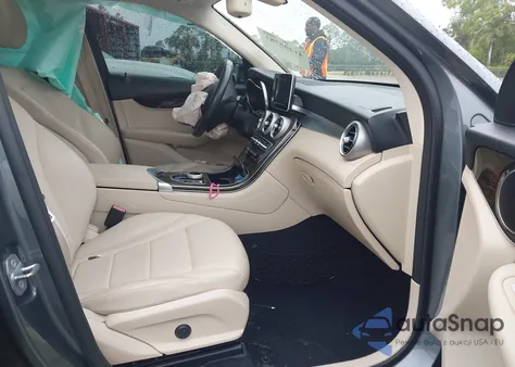 2018 Mercedes-Benz Glc 300 from USA, damaged, VIN WDC0G4JB9JV089407